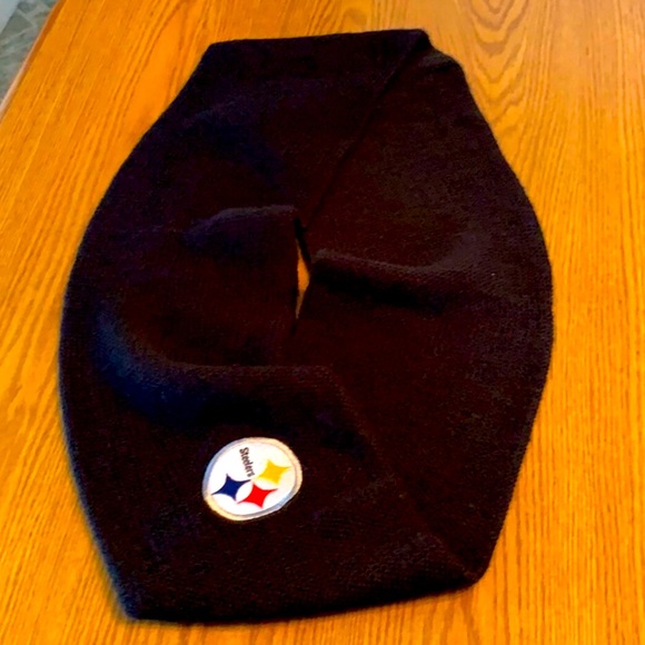 Pittsburgh Steelers Black Infinite Scarf - Picture 4 of 5